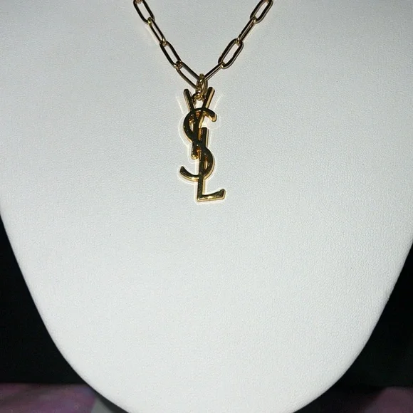 1408. Elegant YSL zipper pull / charm on a 18k gold plated necklace. - Picture 5 of 5